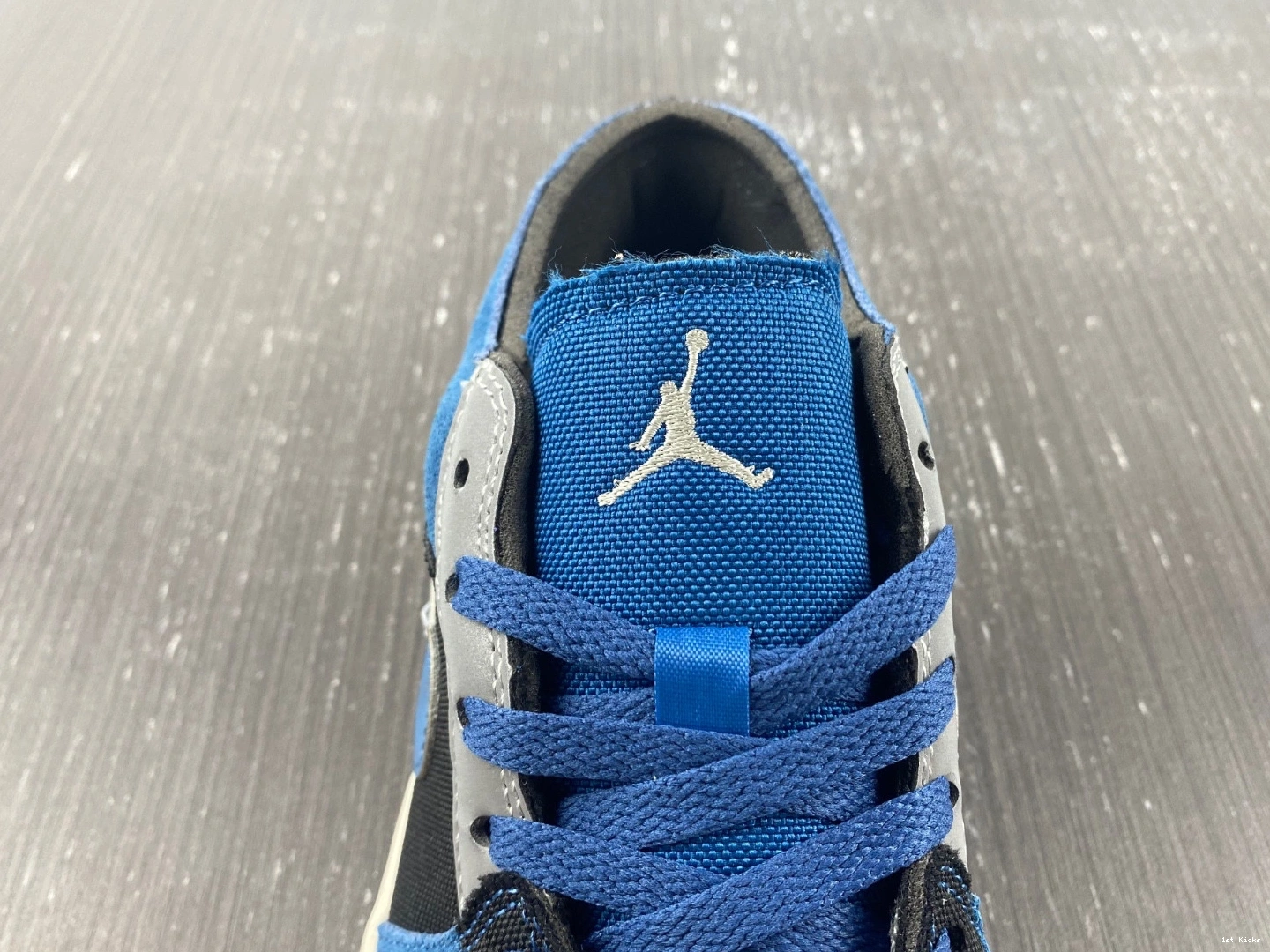 DR8867-400 Jordan Air Navy 1 Low Craft 0412